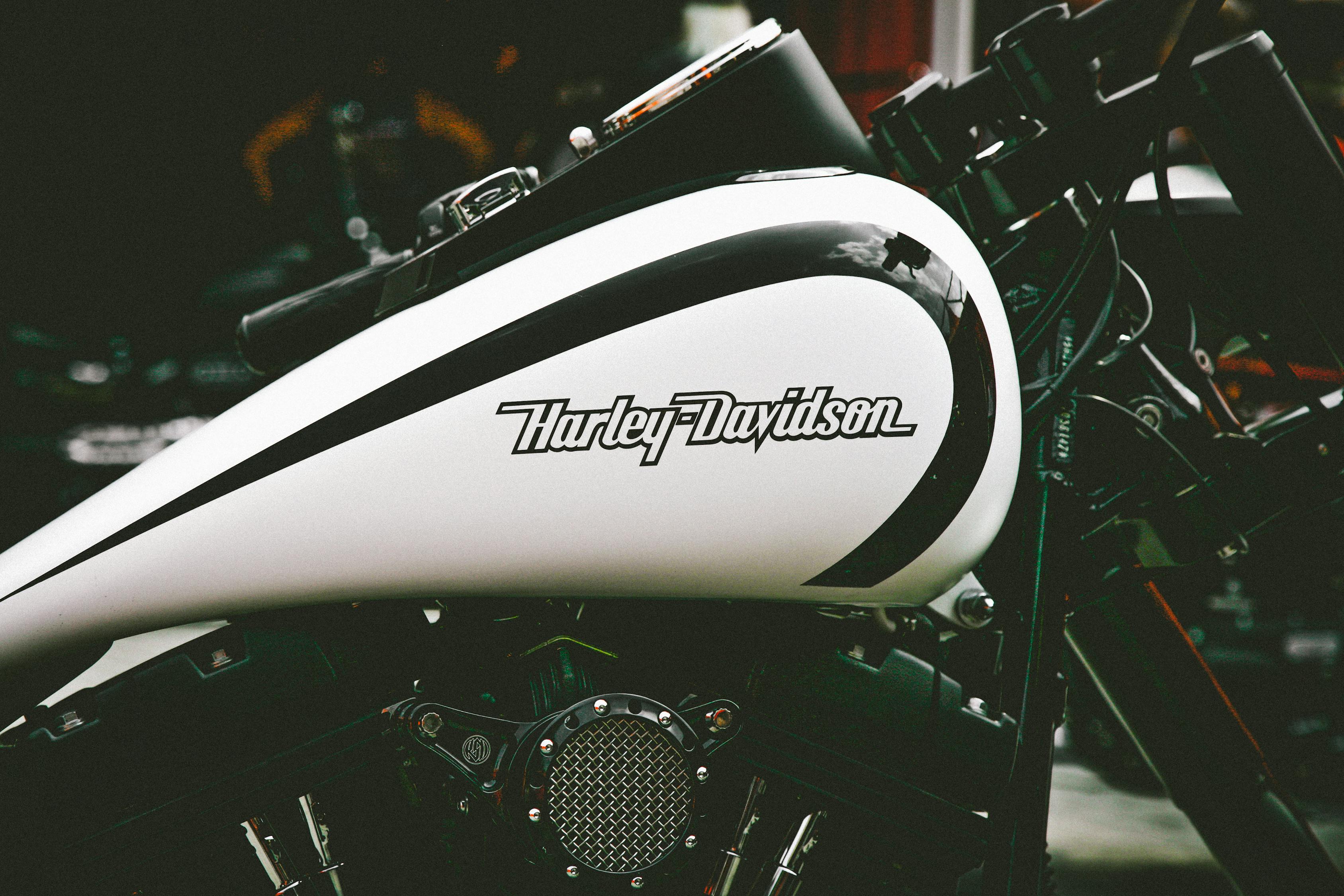 最新摩托车价格与图片概览,全方位了解摩托车市场价格与实拍图片